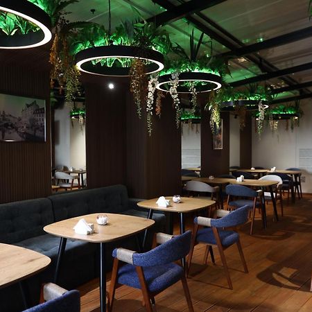 Graphica Tbilisi Hotel Extérieur photo