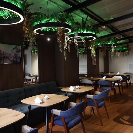 Graphica Tbilisi Hotel Extérieur photo