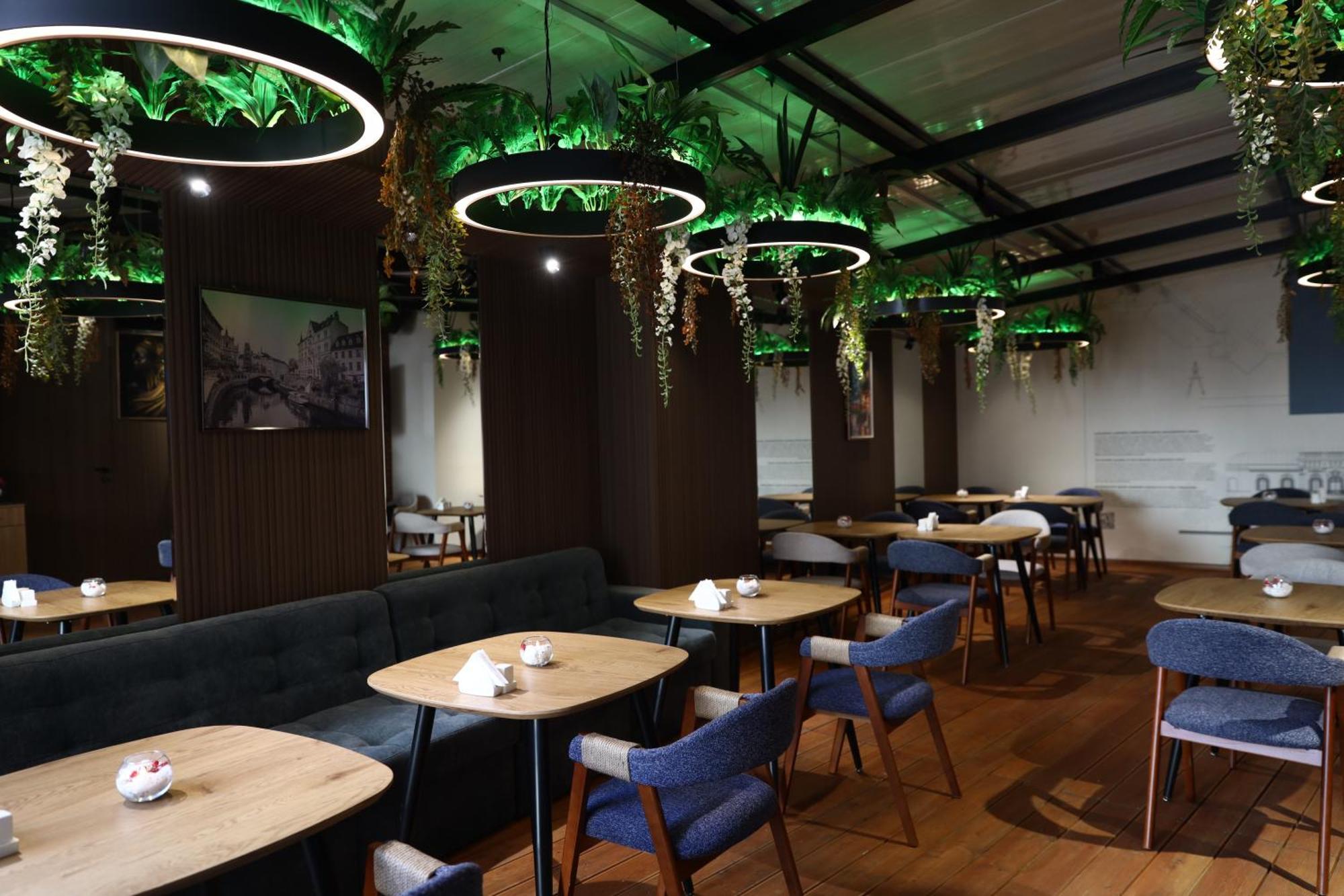Graphica Tbilisi Hotel Extérieur photo