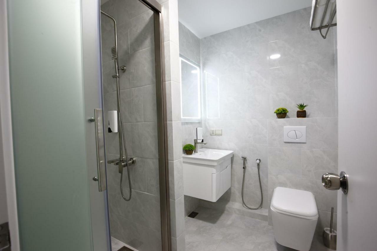 Graphica Tbilisi Hotel Extérieur photo