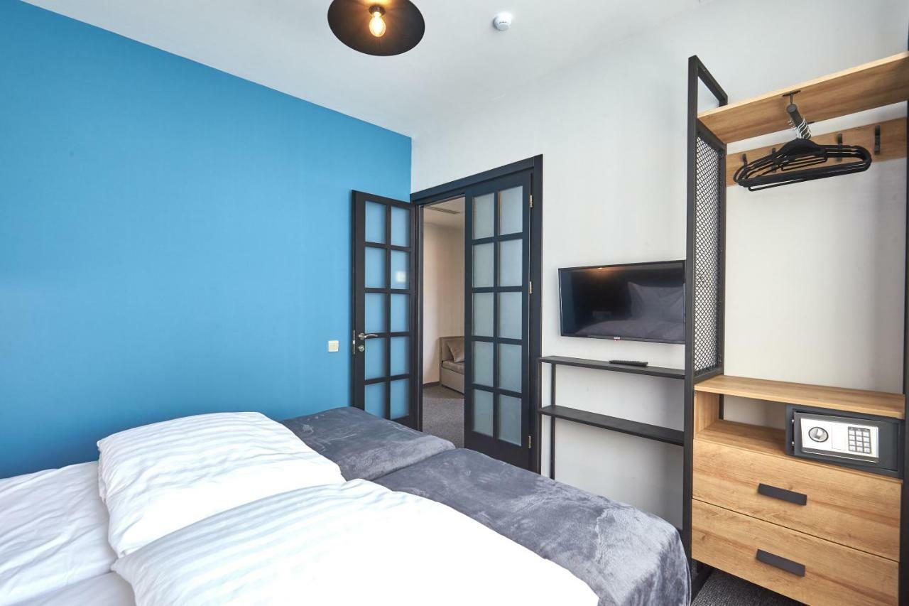 Graphica Tbilisi Hotel Extérieur photo