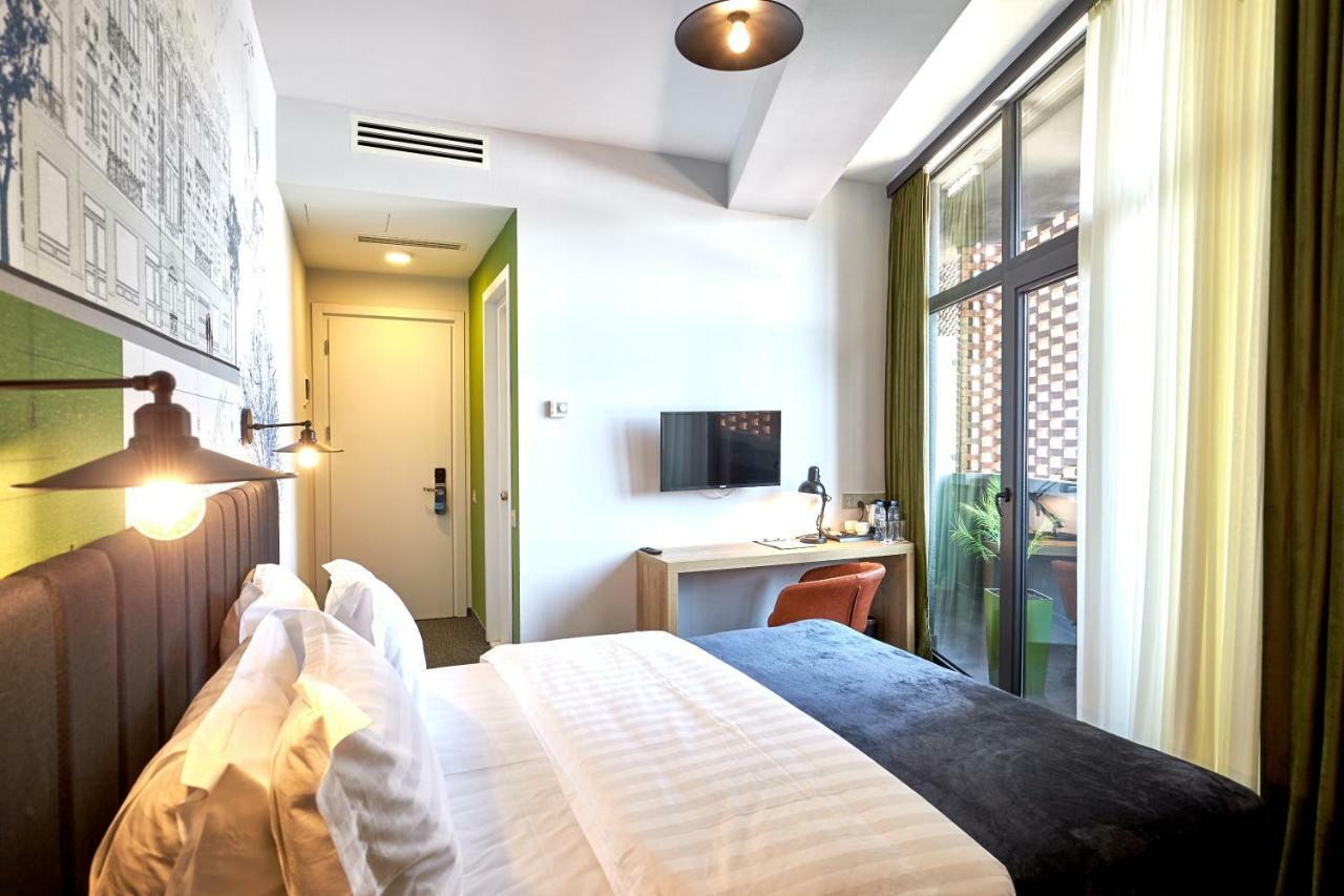 Graphica Tbilisi Hotel Extérieur photo