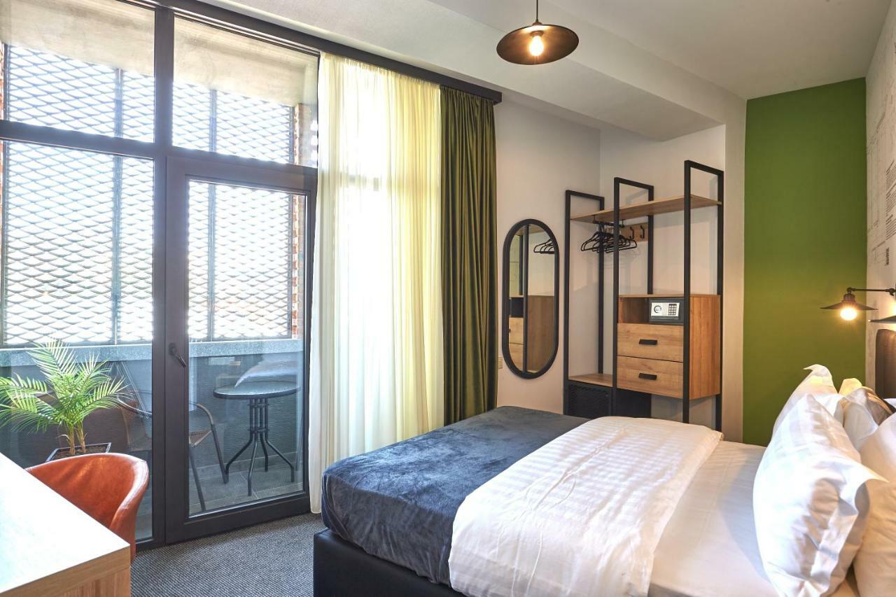 Graphica Tbilisi Hotel Extérieur photo