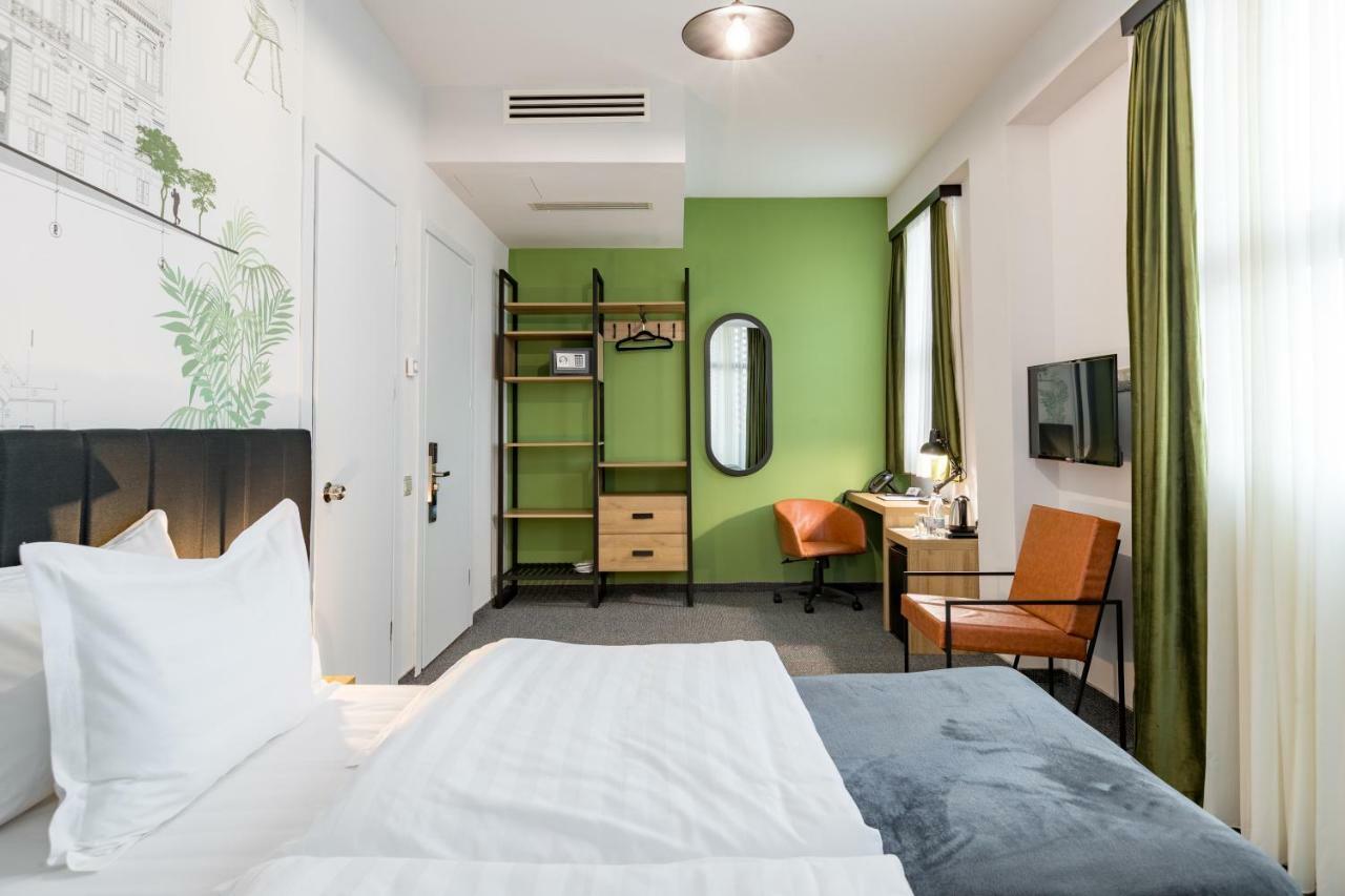 Graphica Tbilisi Hotel Extérieur photo